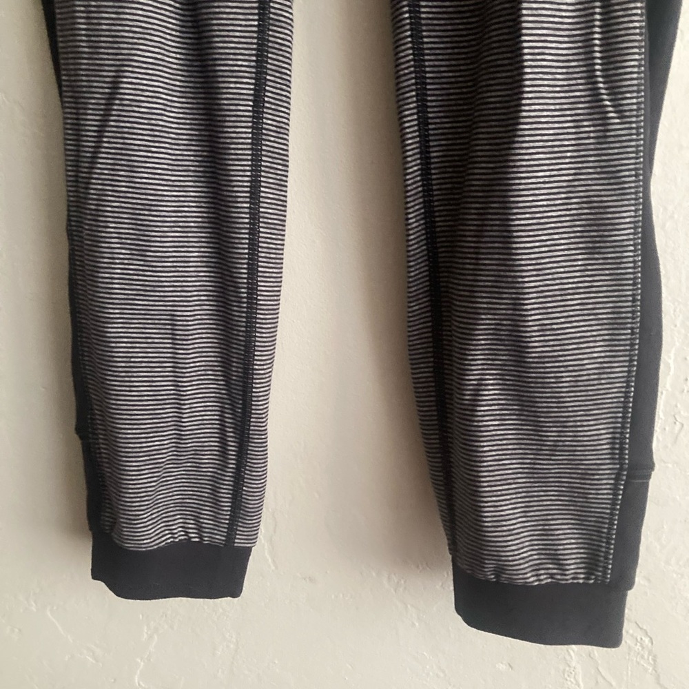 Lululemon RARE Base Runner Pant - Picture 7 of 11
